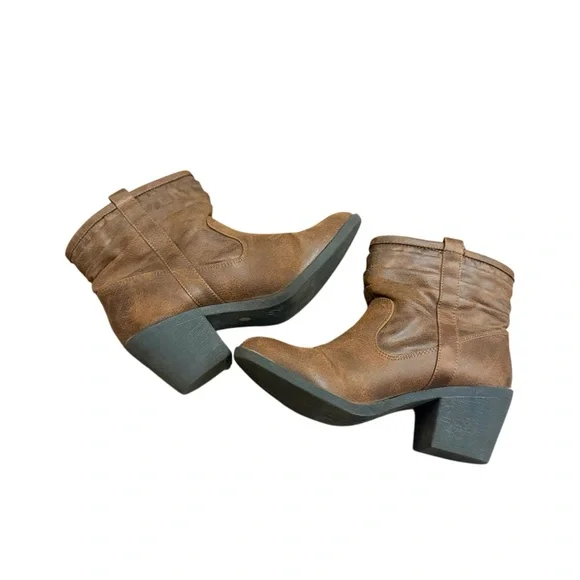 Arizona Jeans Co. Brown Western Ankle Boots with Chunky Heel size 7 - Picture 1 of 11